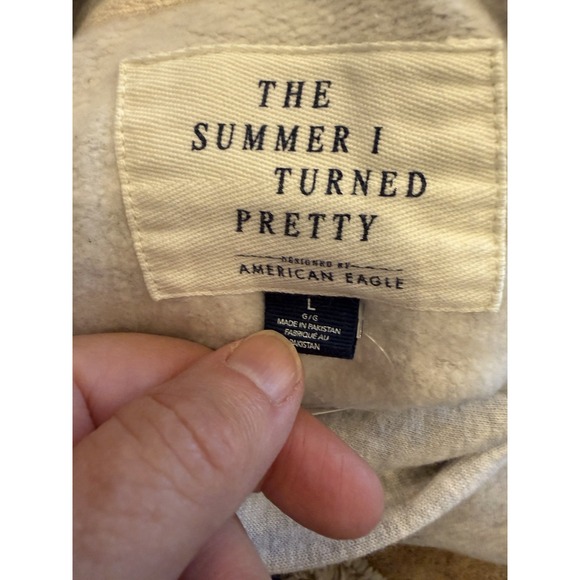 American Eagle x The Summer I Turned Pretty Cousins Beach Sweatshirt L SOLD OUT - Picture 9 of 9